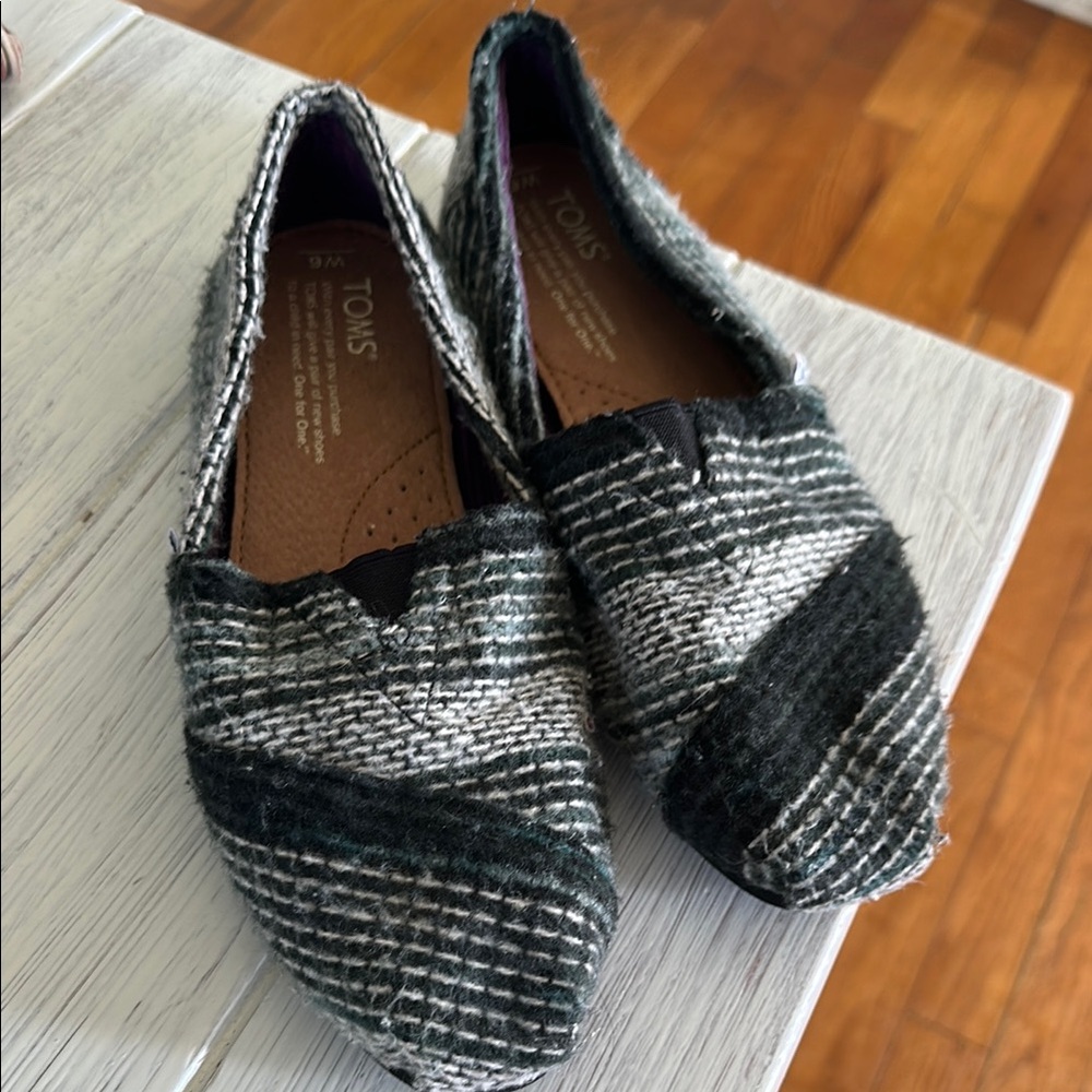 Toms Black and Gray Casual Flats